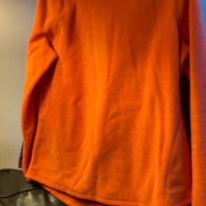 Light weight Tek gear sweatshirt! Super soft!